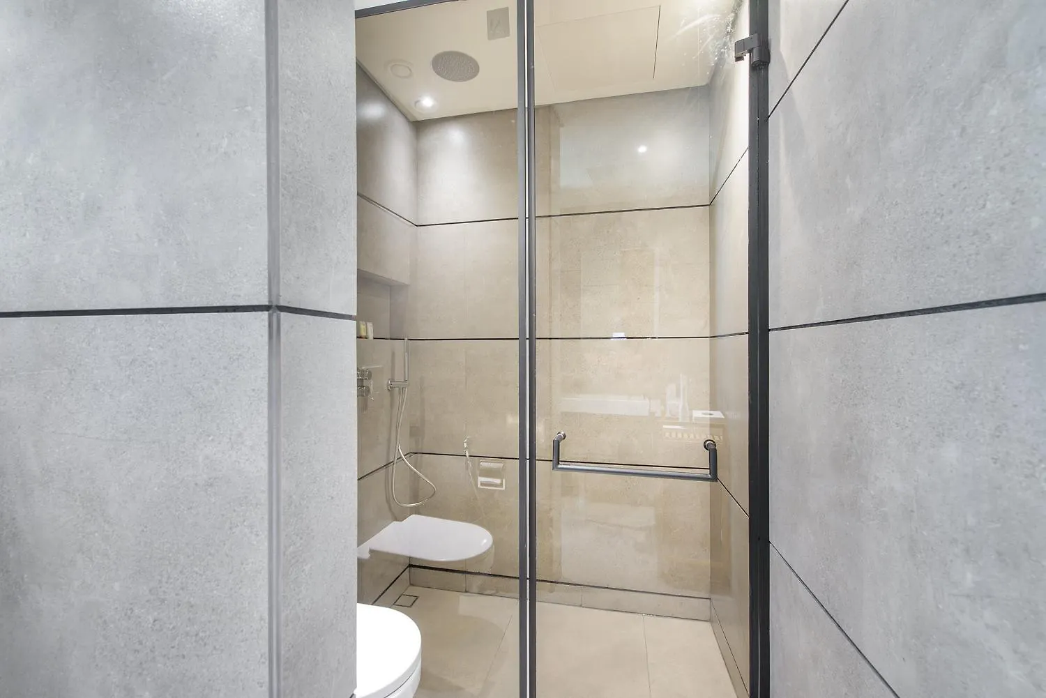 Beautiful, Stylish And Peaceful 1Bd In Jvc Daire Dubai